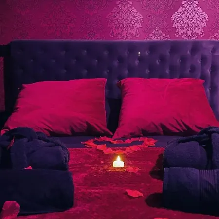 Love Room Le Baroque / Jacuzzi / Sauna Chateau-Landon Extérieur photo