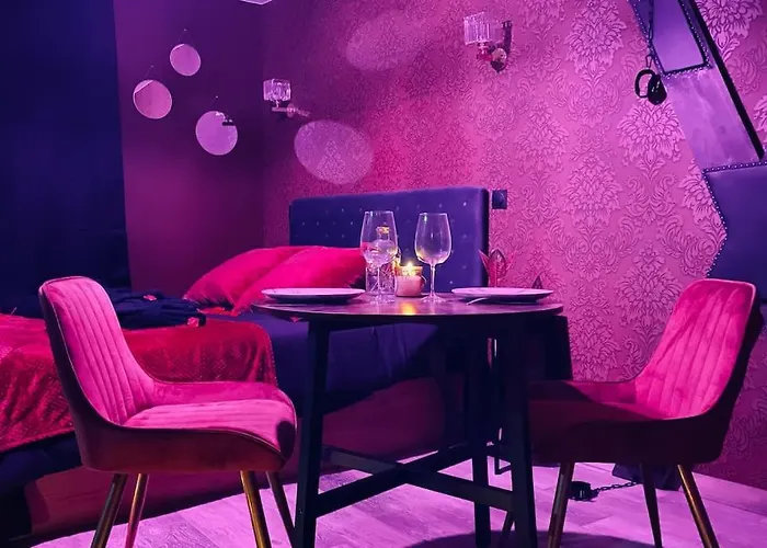 Love Room Le Baroque / Jacuzzi / Sauna