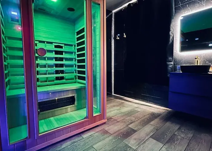 Love Room Le Baroque / Jacuzzi / Sauna