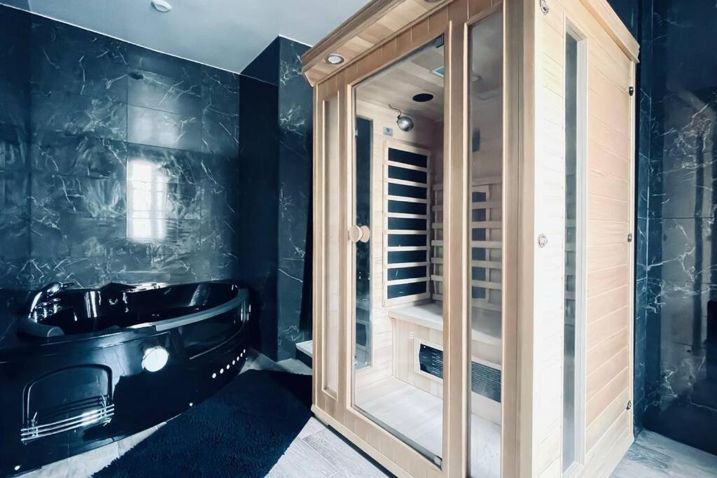 Appartement Le Baroque / Jacuzzi / Sauna Chateau-Landon